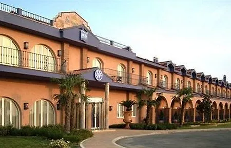 Hotel Fuente Piedras 4*